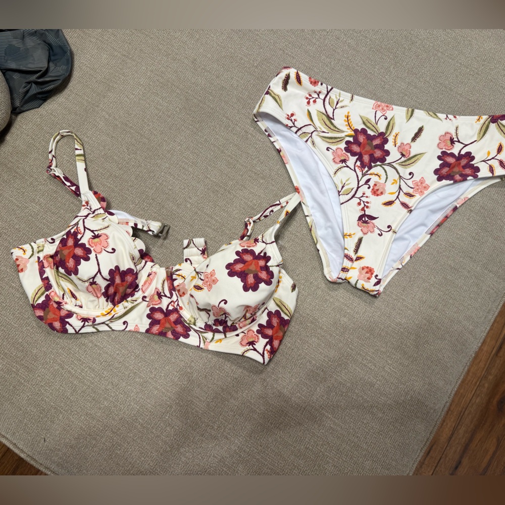 Cupshe Floral Bikini with Purple and Red Accents